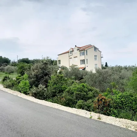 Luxury Mare Apartman Brodarica