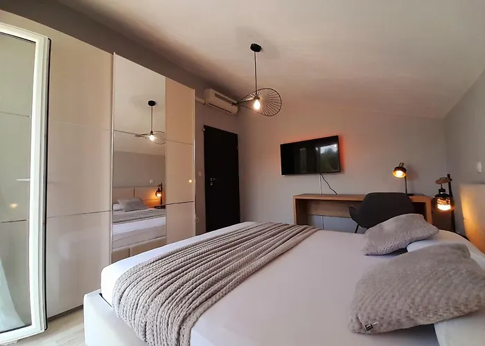 Luxury Mare * Brodarica